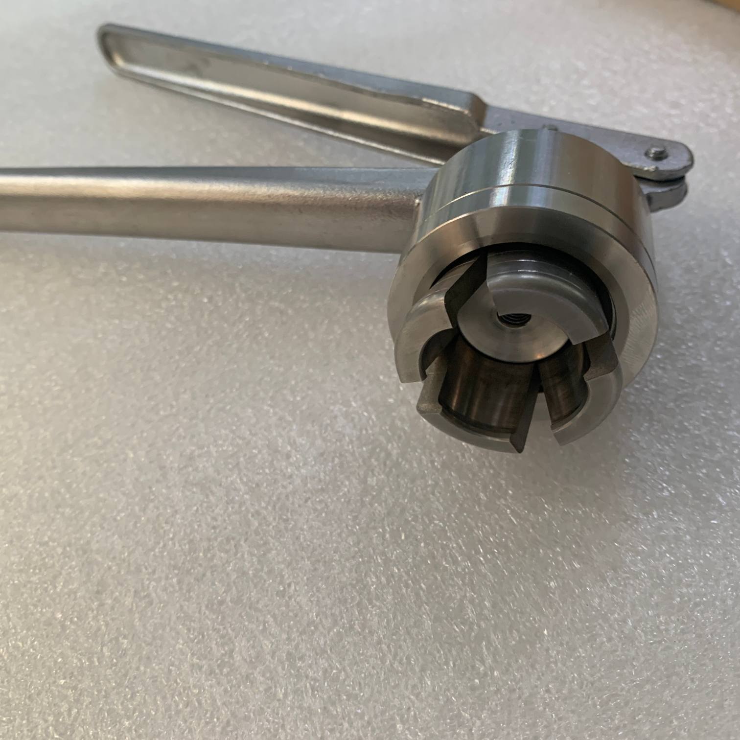 Cap tool for empty ink/solvent bottles